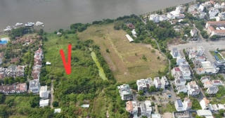 Dành dụm tiền mua đất biệt thự liền kề, 23 năm vẫn phải bơi xuồng mới vào được đến nơi