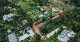 Rừng mất, đất lâm trường vào tay lãnh đạo - người nhà