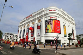 Chốt bán hơn 40% vốn, Vincom Retail sẽ không còn là công ty con của Vingroup
