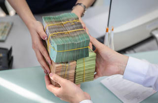 Lãi suất cho vay về sát 8%, 4 tháng cuối năm sẽ giảm tiếp