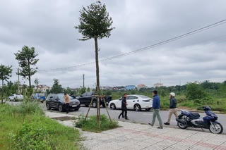 Bất chấp thị trường trầm lắng, nhu cầu mua đất nền vẫn cao