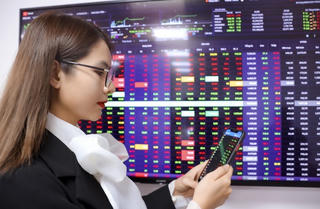 Điểm loạt cổ phiếu tăng mạnh nhất tuần: OGC 'bốc đầu', HVN 'cất cánh'