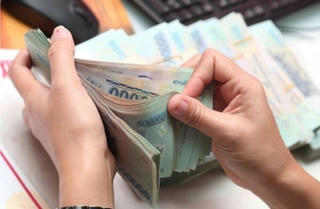 Sau một năm trượt dài về đáy, lãi suất năm 2024 sẽ tăng tới đâu?