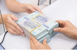 Ngân hàng tuần qua: Rao bán khoản nợ trăm tỷ, mua lại chục nghìn tỷ trái phiếu trước hạn