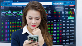 VN-Index tiệm cận ngưỡng 1.390, khối ngoại tất tay gom cổ phiếu Việt