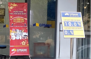 Đồng loạt đẩy lãi suất lên 10%: Căng thanh khoản, tranh nhau hút tiền