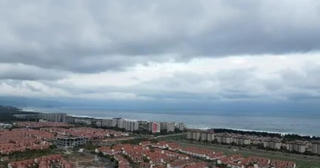 Hàng nghìn biệt thự ven biển bị bỏ hoang, 'mỏ vàng' hoá 'ngôi làng đổ nát'