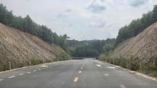 Nghệ An: Công ty Xây dựng Tuấn Việt liên tiếp trúng thầu “sát giá”