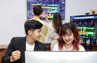 Loạt cổ phiếu BĐS tăng hai chữ số trong tuần VN-Index rớt gần 20 điểm, có mã tăng tới 37%