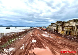 Dính nhiều vi phạm tại dự án đường vượt biển 520 tỷ, Chủ tịch TP.Móng Cái bị kỷ luật