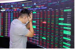 Cổ phiếu BĐS, chứng khoán giảm sàn la liệt, VN-Index 'bốc hơi' gần 22 điểm