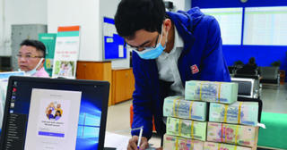 Lãi suất liên ngân hàng vượt 2% dưới áp lực thanh khoản