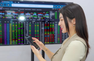 VN-Index trở lại mốc 1.200 điểm, không có mã VN30 nào giảm giá