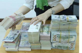 Bán vốn cho nước ngoài: Chuyện nóng ngân hàng đầu năm Giáp Thìn