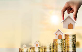Chuyên gia chỉ ra những hệ lụy lớn khi siết tín dụng bất động sản