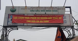 Chợ đầu mối Bắc Hà Nội xây 20 năm chưa xong, ô nhiễm ùn ứ bốc mùi hôi thối