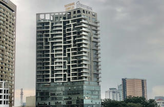 Bức tranh tài chính của First Real: Lợi nhuận tụt dốc, nợ phải trả tăng