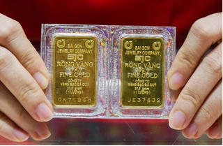 Buôn vàng cuối năm: Nhà đầu tư thận trọng, giao dịch trầm lắng