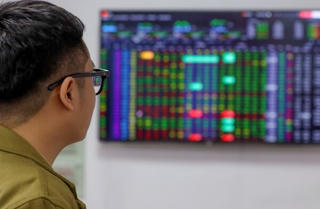 2 quỹ ETF tổng quy mô trên 20.000 tỷ đồng sẽ mua vào hàng triệu cổ phiếu CEO, VIC, PDR?