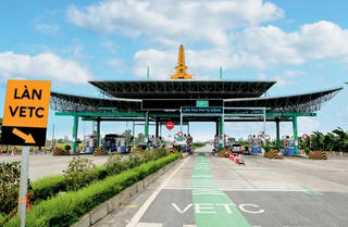 'Sóng thần' HUT và thương vụ đình đám tại Tasco