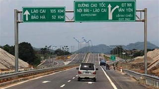 Hà Giang xin sân bay, làm đường: Đừng để mắc nợ