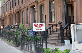 Mỹ đối mặt khủng hoảng BĐS thương mại: 64 tỷ USD 'mắc kẹt'