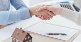 Bất động sản ‘nhuộm màu buồn’, lượng giao dịch cuối năm 2023 có 'sáng' hơn?