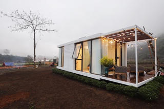 Ngỡ ngàng với ngôi nhà lắp ghép “đẹp quên lối về“ hoàn thành chỉ trong 17 ngày