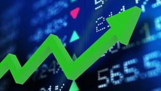 VN-Index bật tăng gần 18 điểm giữa “biển đỏ”, lập đỉnh mới 1.765 điểm