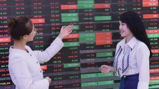 Sau tuần sóng gió của VN-Index, nhà đầu tư nên làm gì?