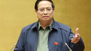 Chính phủ sẽ xem xét trình phương án tăng lương sớm