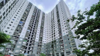 Giao dịch nhà ở chững lại, giá chung cư vẫn lập đỉnh mới