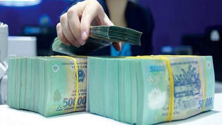 Lãi suất liên ngân hàng tăng, ngân hàng thương mại đua nhau huy động vốn