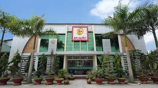 Công ty Ba Huân của nữ hoàng trứng bị cưỡng chế ngừng thủ tục hải quan