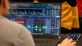 Chứng khoán tăng nhẹ, Vn-Index lên hơn 1.635 điểm