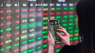 VN-Index tăng gần 7 điểm, thanh khoản xuống mức thấp nhất 6 tháng