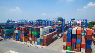 Xây dựng các mức thuế xuất khẩu, nhập khẩu phù hợp với lộ trình hội nhập quốc tế và khu vực