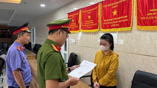 Một tiểu thương ở Chợ Cồn - Đà Nẵng bị khởi tố vì buôn bán hàng cấm, không hóa đơn