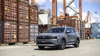 Thị trường ô tô cuối năm nhiều khuyến mãi hấp dẫn, giá giảm sâu