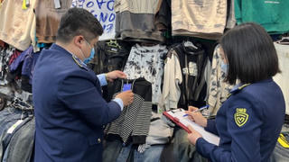 Quản lý thị trường thu hơn 370 tỷ đồng từ xử phạt vi phạm trong 2025