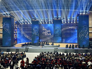 Doanh nghiệp nào đứng sau show “Về đây bốn cánh chim trời” có Giám đốc vừa bị khởi tố?