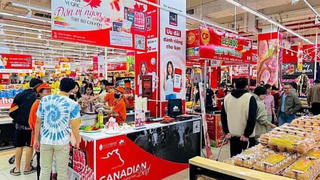 Doanh nghiệp tăng dự trữ, đẩy mạnh khuyến mại kích cầu tiêu dùng cuối năm