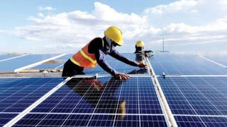 Bộ Công Thương đề xuất cho bán điện mặt trời mái nhà dư thừa tối đa 50%