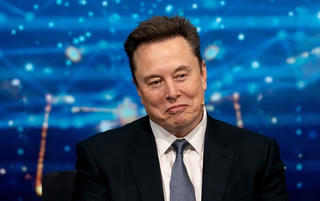 Tỷ phú Elon Musk: Tiết kiệm hưu trí sẽ trở nên vô nghĩa trong 20 năm tới