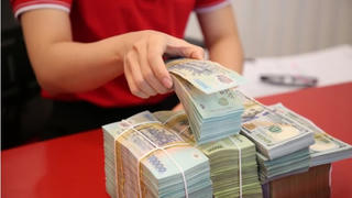 Nhiều ngân hàng tăng lãi suất huy động, kỳ hạn dài lên trên 7%/năm