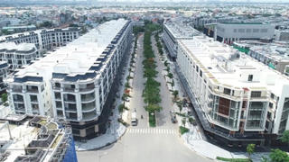 Nghịch lý: Giá nhà liền thổ chuyển nhượng cao hơn hàng mở bán mới