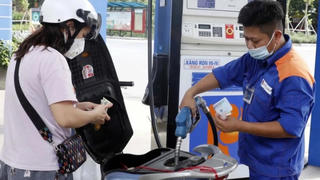 Công ty Vận tải Liên Kết cùng loạt thương nhân xăng dầu bị thu hồi, tước giấy phép