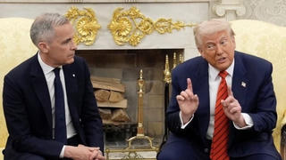 Tổng thống Trump dọa áp thuế 100% với Canada