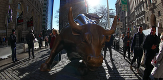 Thị trường chứng khoán trước ngã rẽ lớn: Chuyên gia vạch ra 3 kịch bản cho sóng tăng năm thứ tư