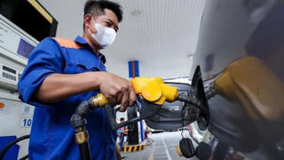 Giá xăng dầu đồng loạt lên, có loại tăng hơn 700 đồng/lít